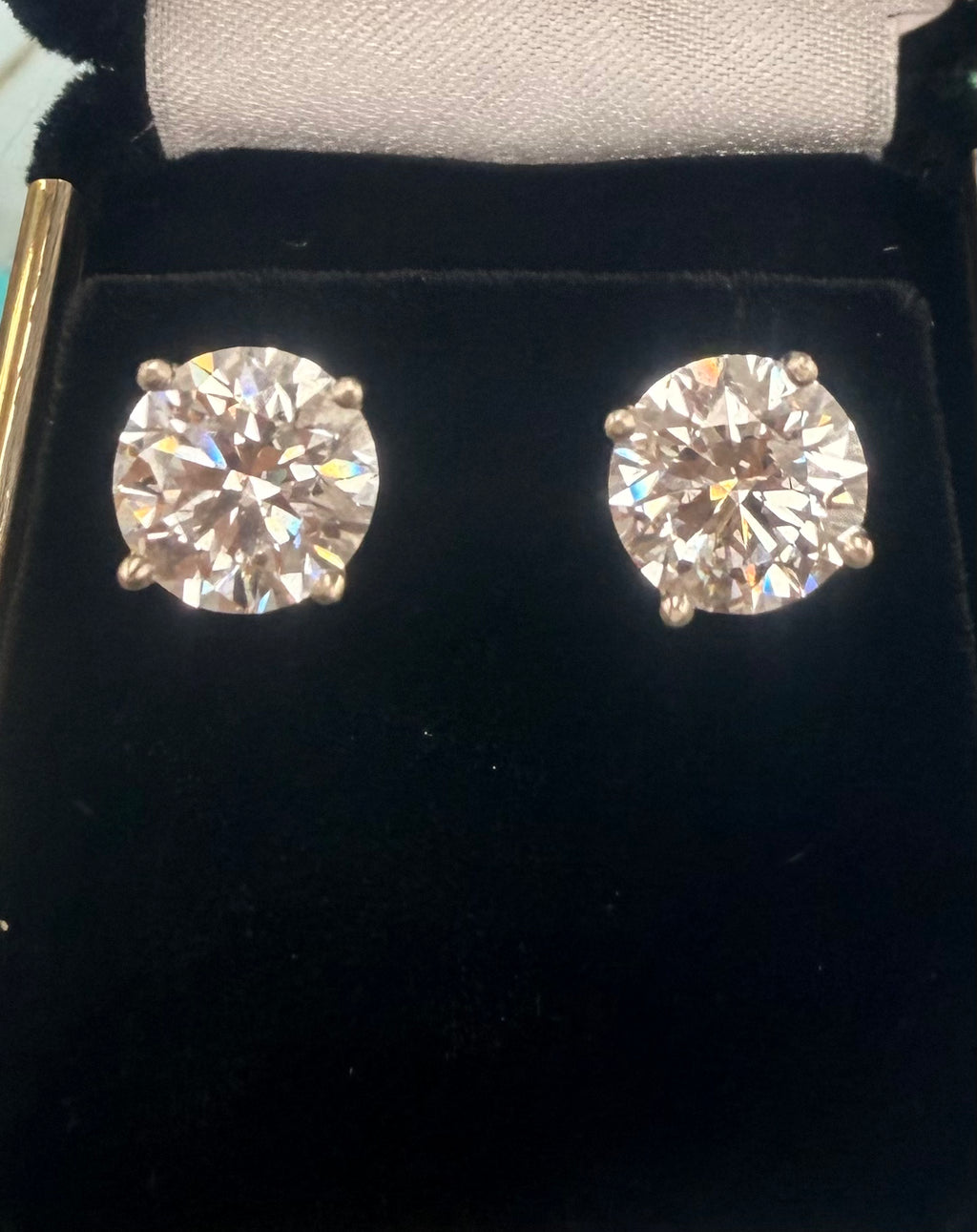 2Ct. TTW Lab Grown Round Diamond Earrings IGI Certified In 14 K Gold
